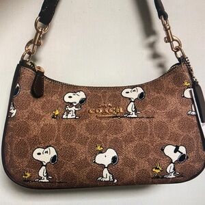 Coach X Peanuts Teri Shoulder Bag In Signature Canvas With Snoopy Print